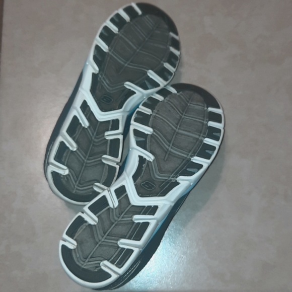 Easy Spirit. Size 6. - Picture 4 of 7